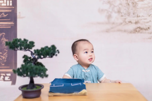 拉萨八个月宝宝可以吃盐吗