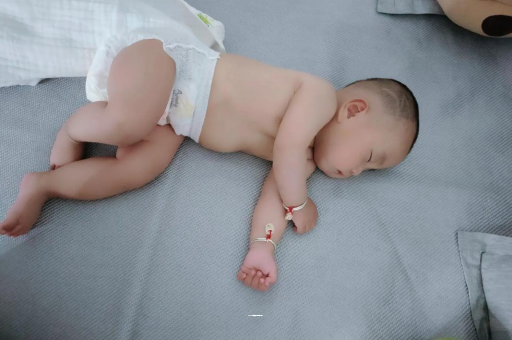 拉萨宝宝发烧可以喝牛奶吗